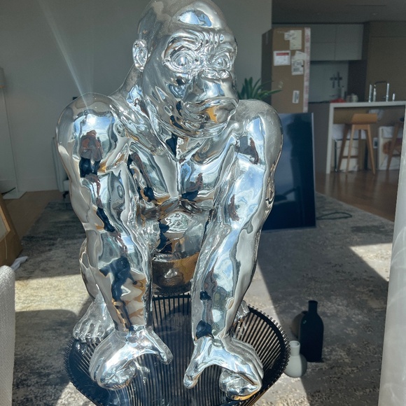 Silver Gorilla - Picture 4 of 9